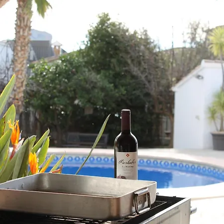 Con Piscina Y Barbacoa En Calpe